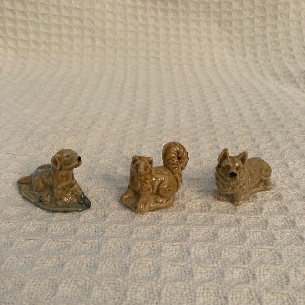 Vintage Wade Whimsies England 1 Labrador, 1 Squirrel and 1 Corgi